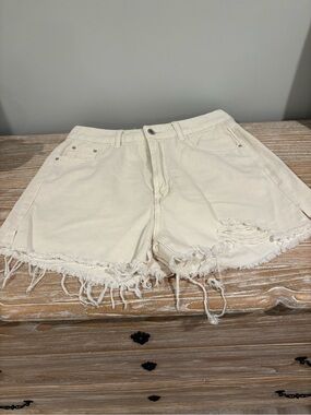 DISSH Light Cream Distressed Frayed Denim Shorts